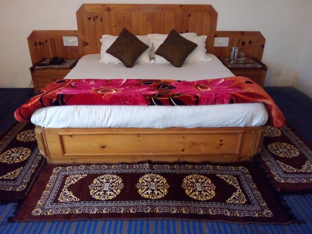 Akash Hills Hotel Manāli Zewnętrze zdjęcie
