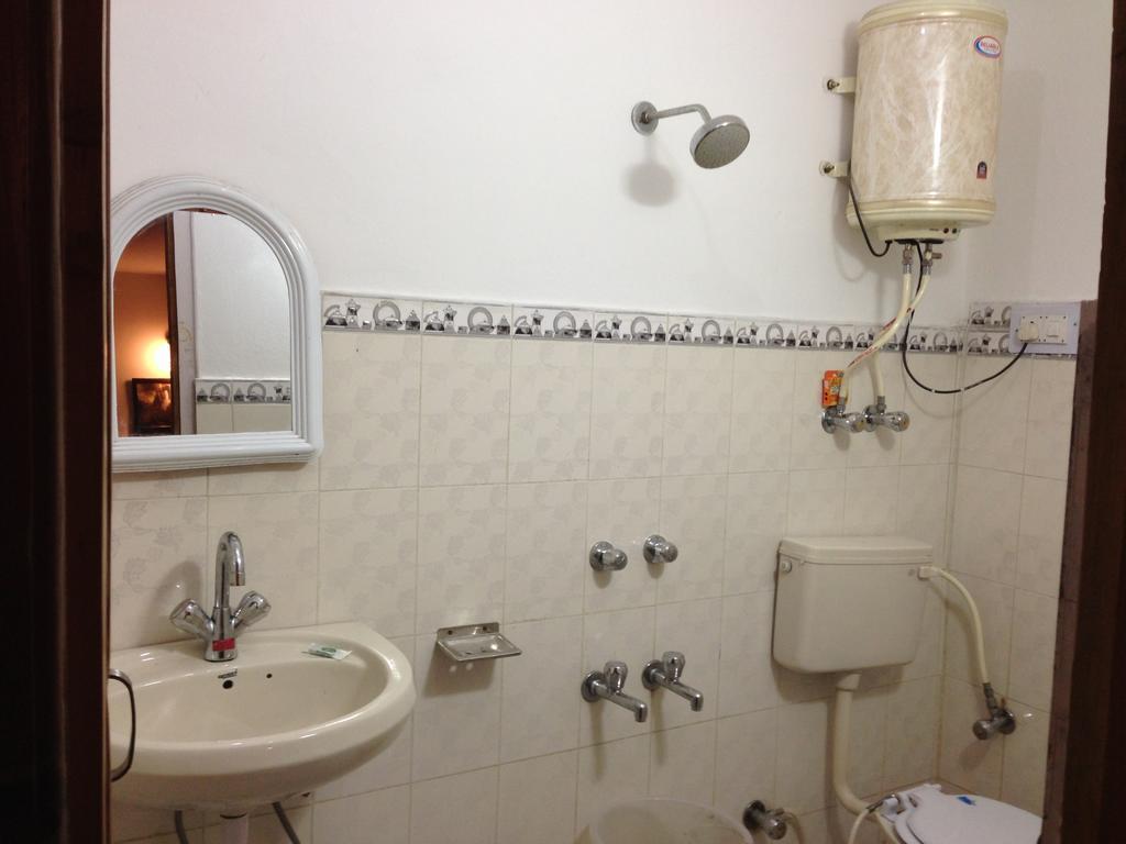 Akash Hills Hotel Manāli Pokój zdjęcie
