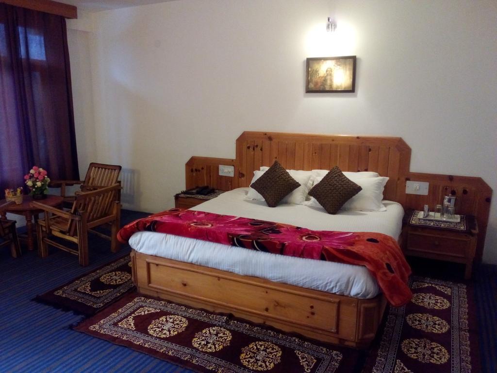 Akash Hills Hotel Manāli Pokój zdjęcie