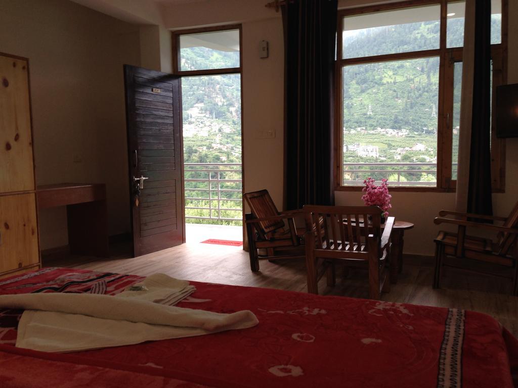 Akash Hills Hotel Manāli Zewnętrze zdjęcie
