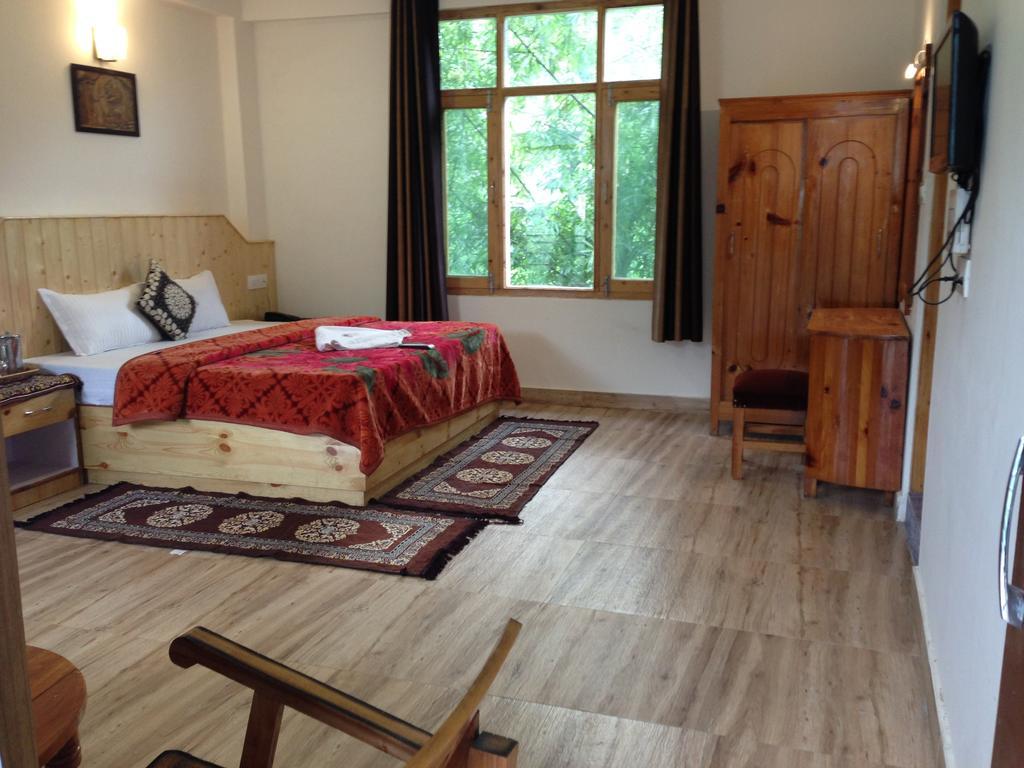 Akash Hills Hotel Manāli Zewnętrze zdjęcie