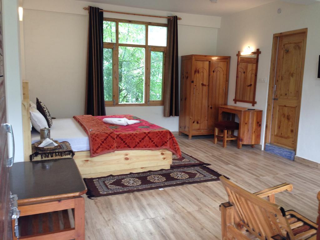 Akash Hills Hotel Manāli Zewnętrze zdjęcie